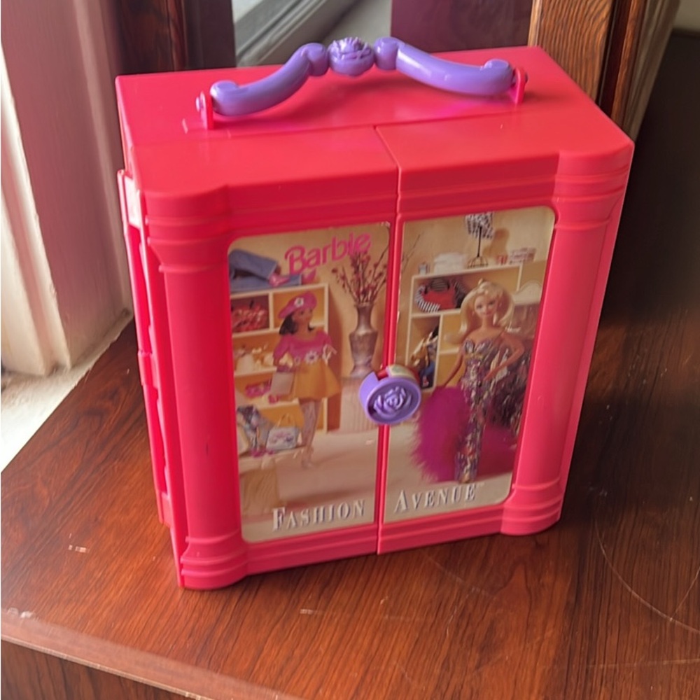 Vintage Barbie Pink Fashion Avenue Case with Purple Handle